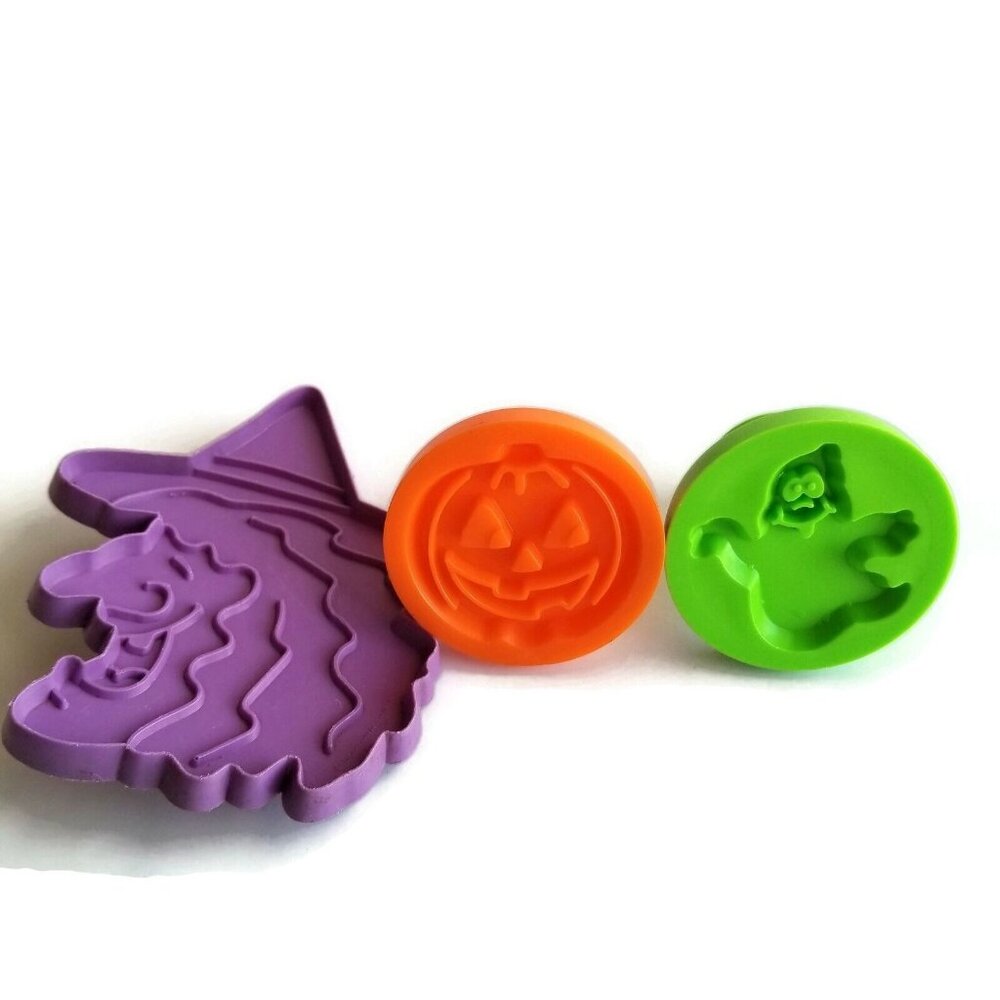 Vintage Halloween Cookie Cutters Hallmark Holiday Laughing Witch Face Plastic